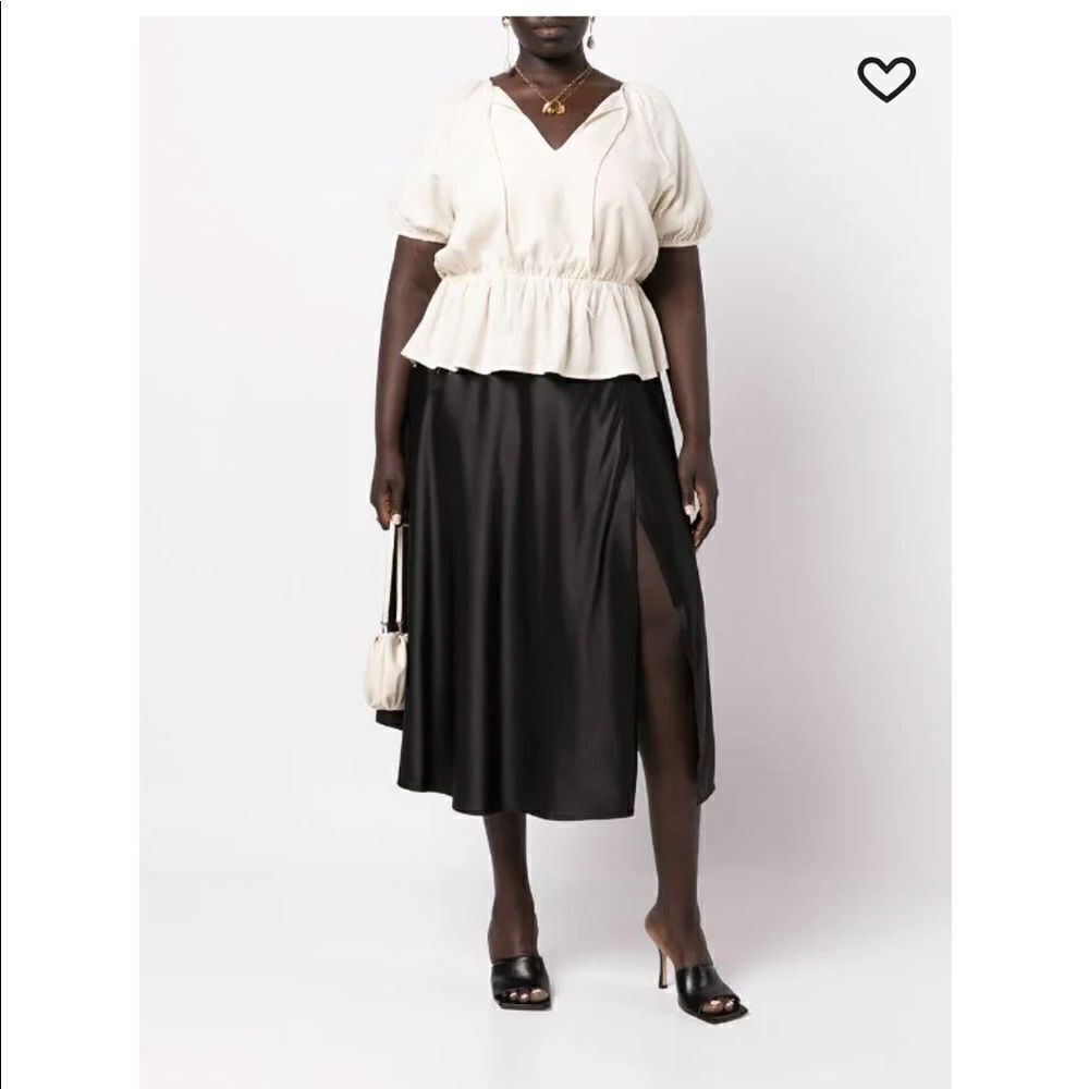 11 Honoré Keke V neck Peplum Blouse